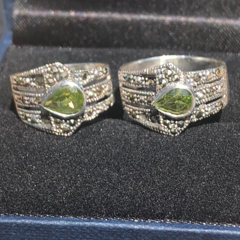 L25: Set Of 2 Unique Pear Shape E/W Set Peridot R… - image 8